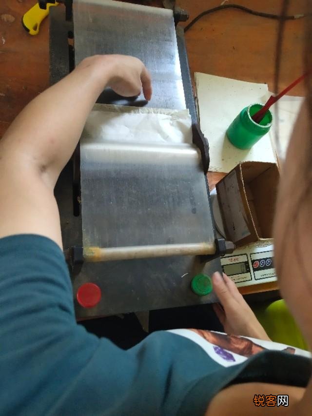艾条怎么做成的 一支艾条有多少道工序组成