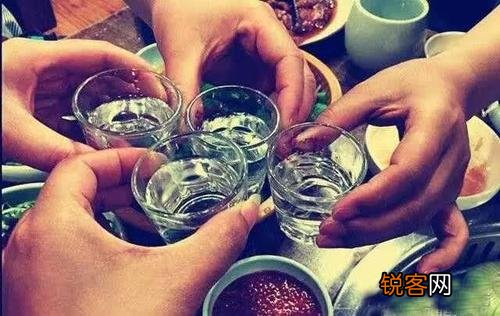 简单又大气的敬酒话 全桌人刮目相看
