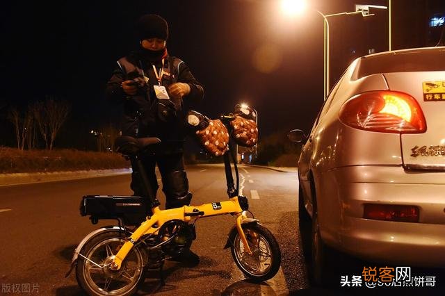 半夜活跃在街头做“代驾”的人,一个月究竟能赚多少钱？