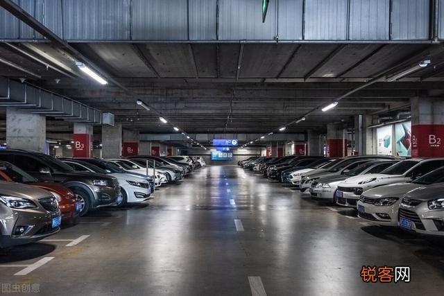 半夜活跃在街头做“代驾”的人,一个月究竟能赚多少钱？