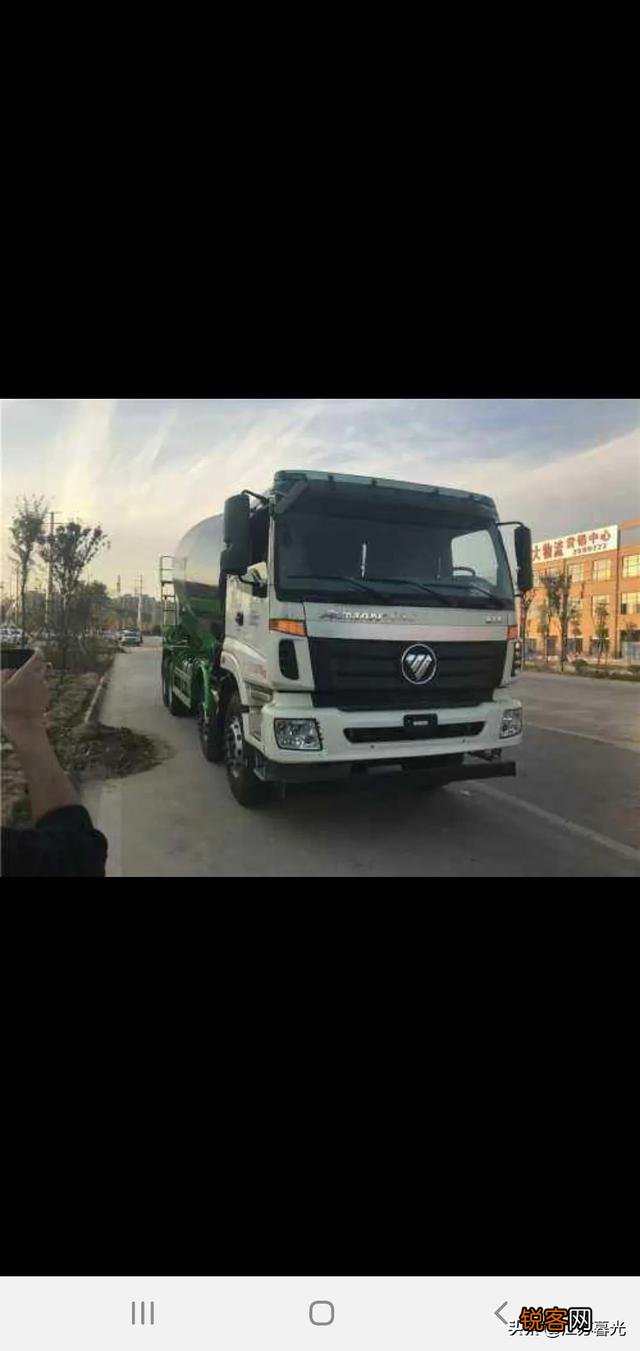 万一混凝土凝固在车罐里怎么办？