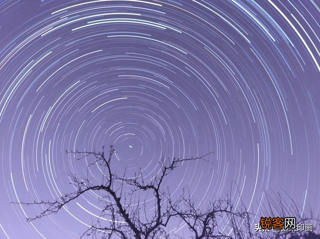 在夜间,如何拍摄出漂亮的星轨照片？需要准备哪些东西？