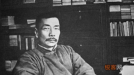 俯首甘为孺子牛的前一句 横眉冷对千夫指的故事