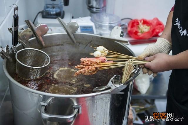 投资1W每天收益三到五百,会有人做吗？