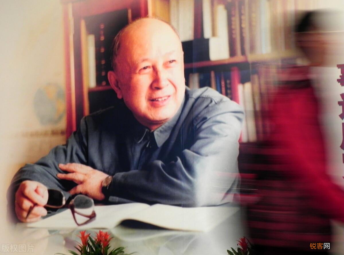 两弹一星之父指的是谁 两弹一星元勋