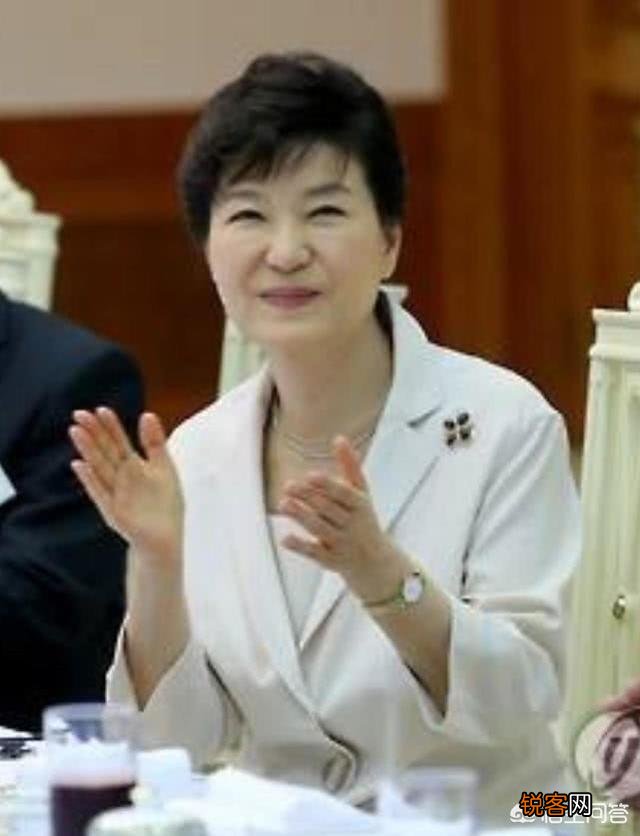 朴槿惠私吞国费,贪污那么多钱是为了什么？