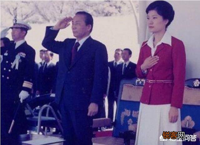 朴槿惠私吞国费,贪污那么多钱是为了什么？
