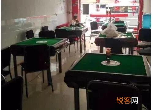 本人现在有1万块,不管做什么只要不违法,如何才能一天收入300？