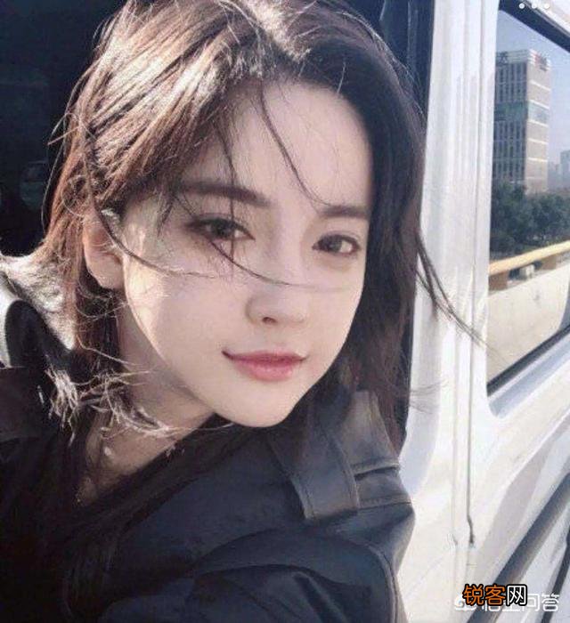 潘南奎在韩国是什么级别的？感觉最近挺火的,是有国内的公司在捧她吗？
