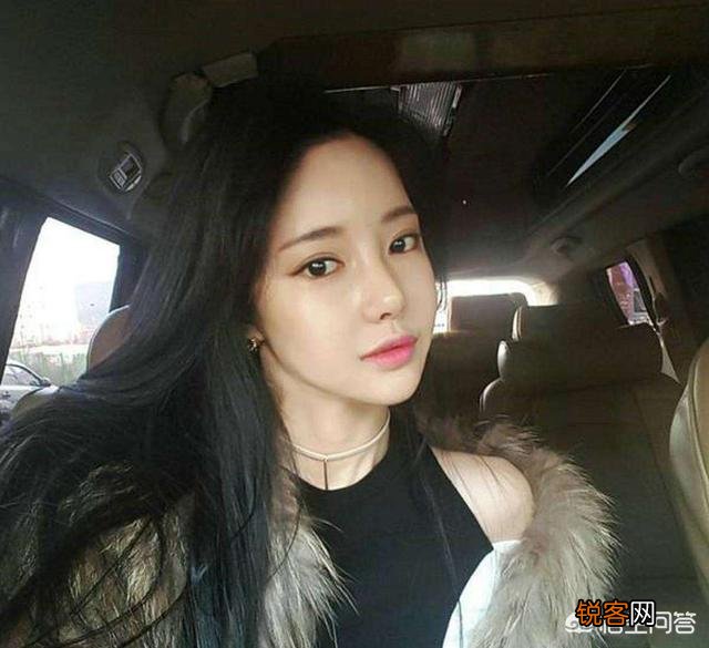 潘南奎在韩国是什么级别的？感觉最近挺火的,是有国内的公司在捧她吗？