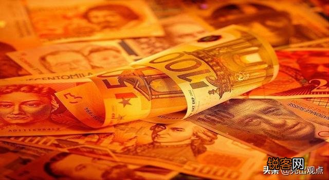 手上有一万块钱。如何做到每天盈利200呢？