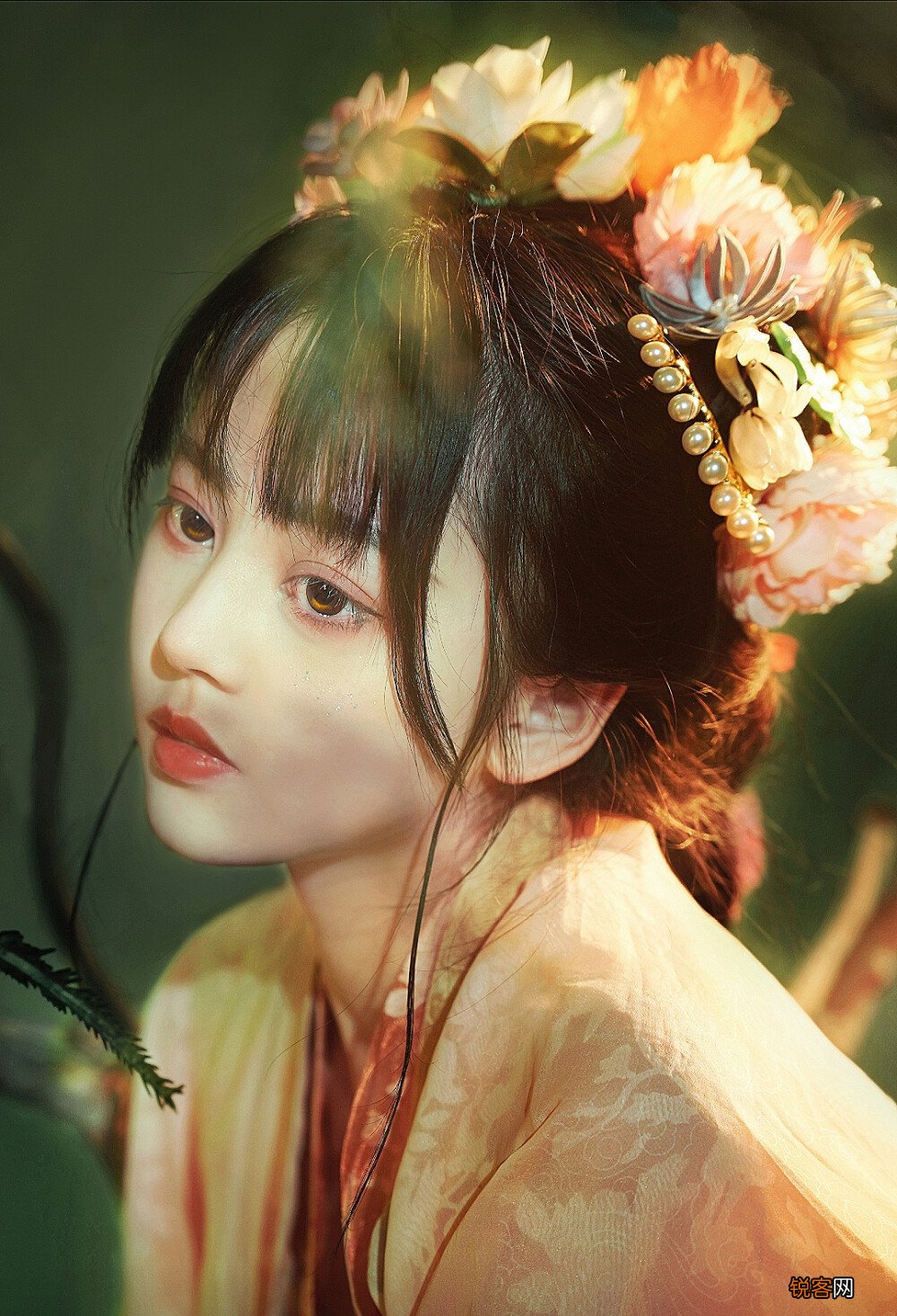 赞美女人气质高雅漂亮的古诗词 这5句字字唯美，网友：早会不至于单身