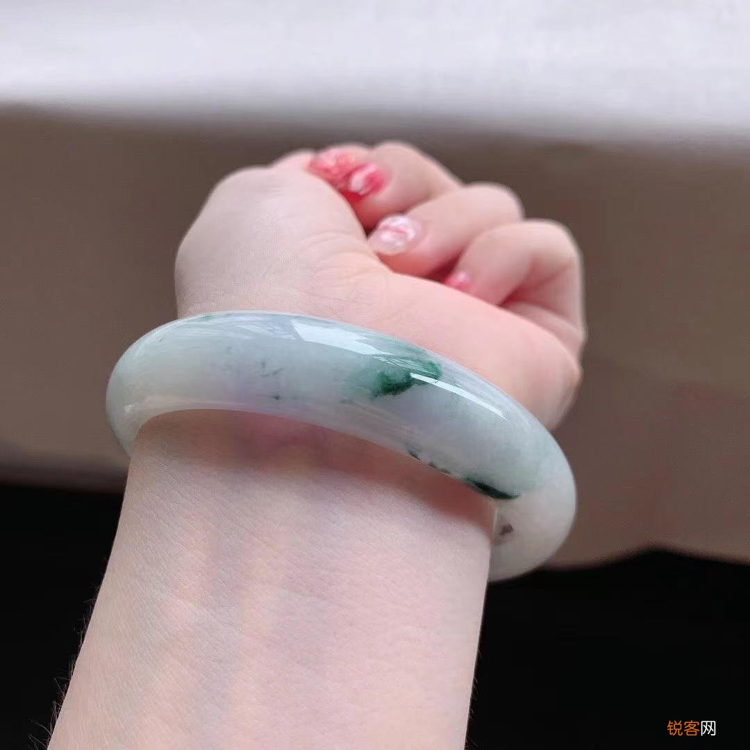 如何鉴别翡翠的真假 翡翠和玉的区别是什么
