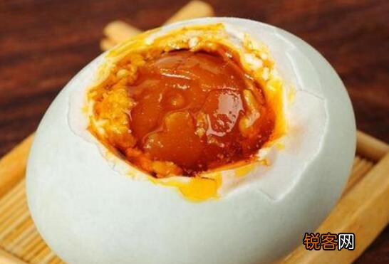 食盐水松花蛋怎样做 食盐水松花蛋的腌制方式