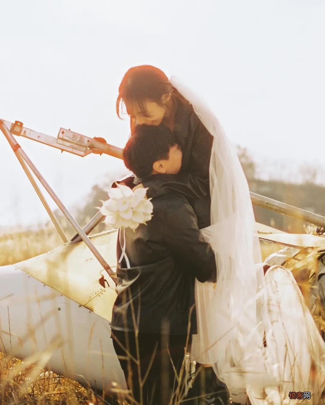 88 种情侣照 pose 情侣拍照姿势大全