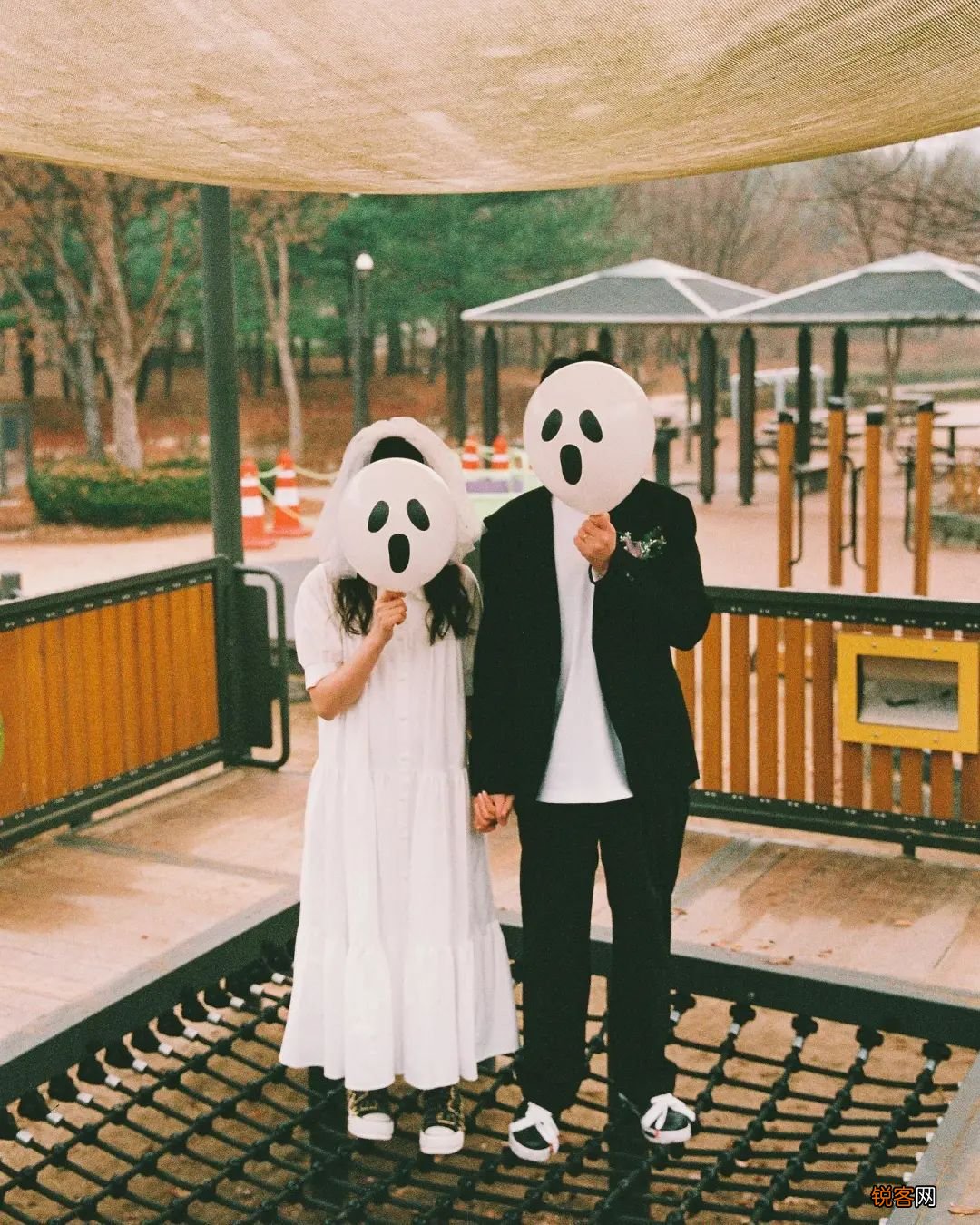 88 种情侣照 pose 情侣拍照姿势大全