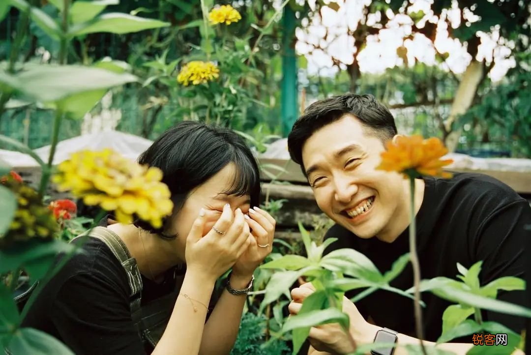 88 种情侣照 pose 情侣拍照姿势大全