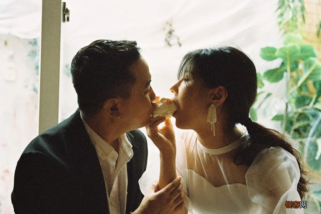 88 种情侣照 pose 情侣拍照姿势大全