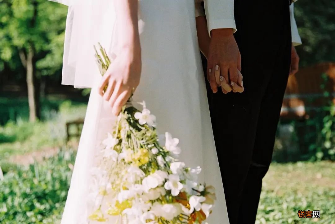 88 种情侣照 pose 情侣拍照姿势大全