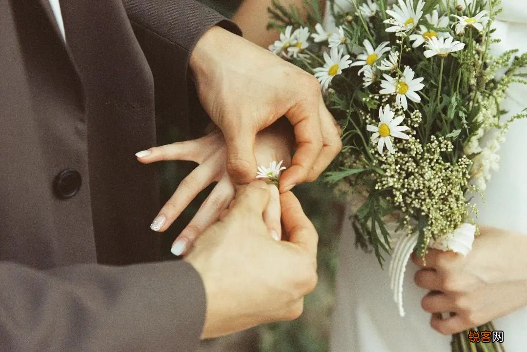 88 种情侣照 pose 情侣拍照姿势大全