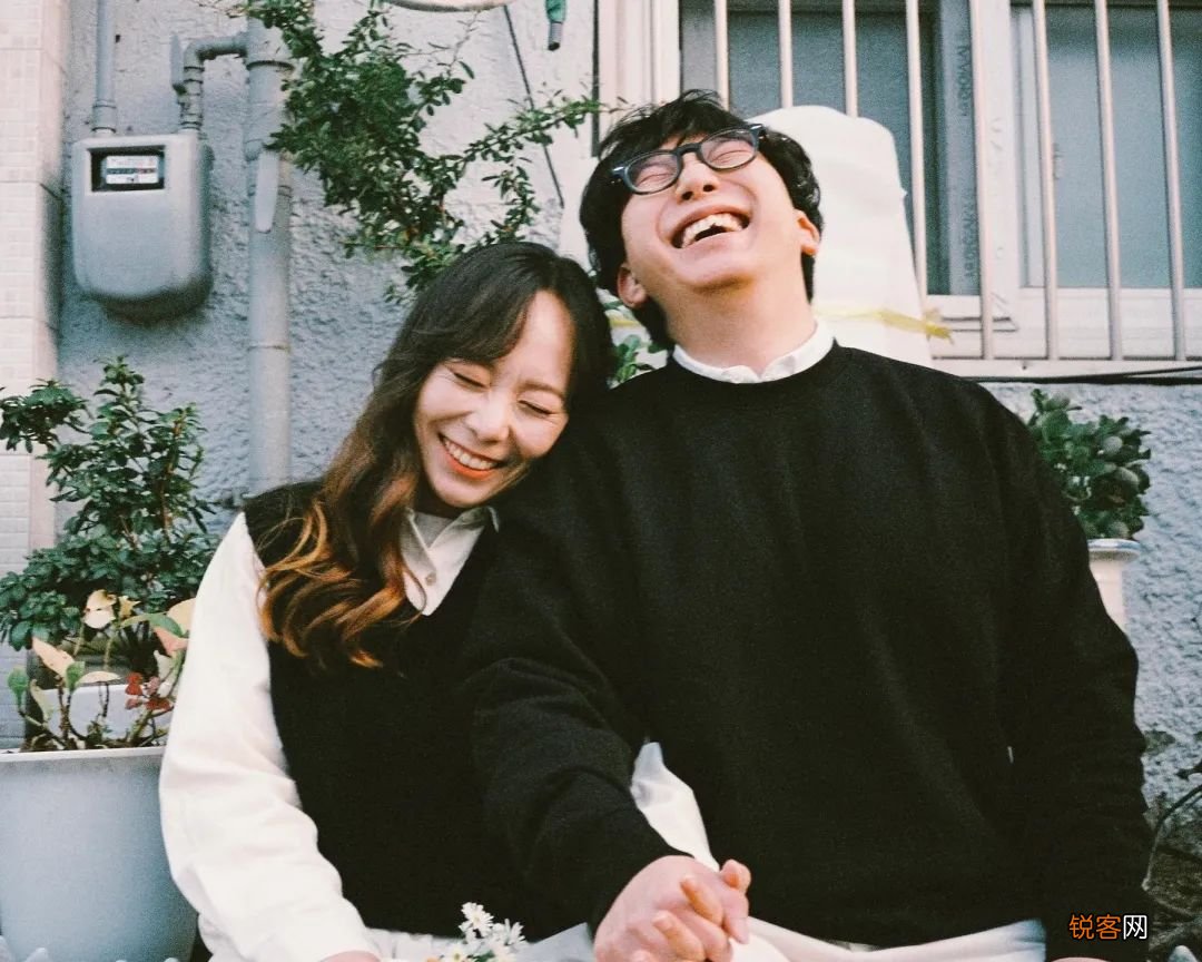 88 种情侣照 pose 情侣拍照姿势大全