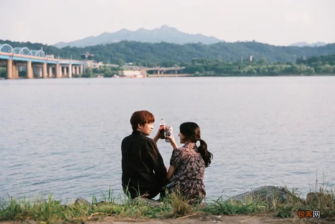 88 种情侣照 pose 情侣拍照姿势大全