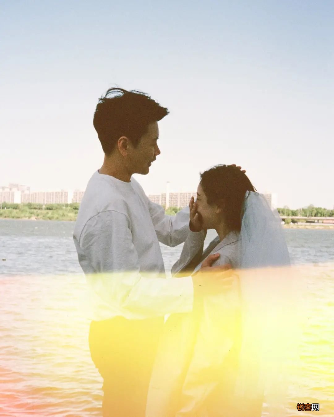 88 种情侣照 pose 情侣拍照姿势大全