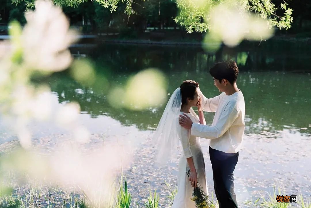 88 种情侣照 pose 情侣拍照姿势大全