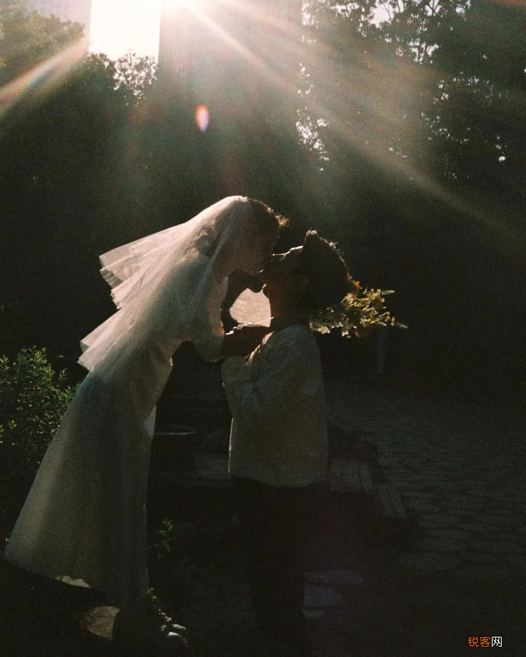 88 种情侣照 pose 情侣拍照姿势大全