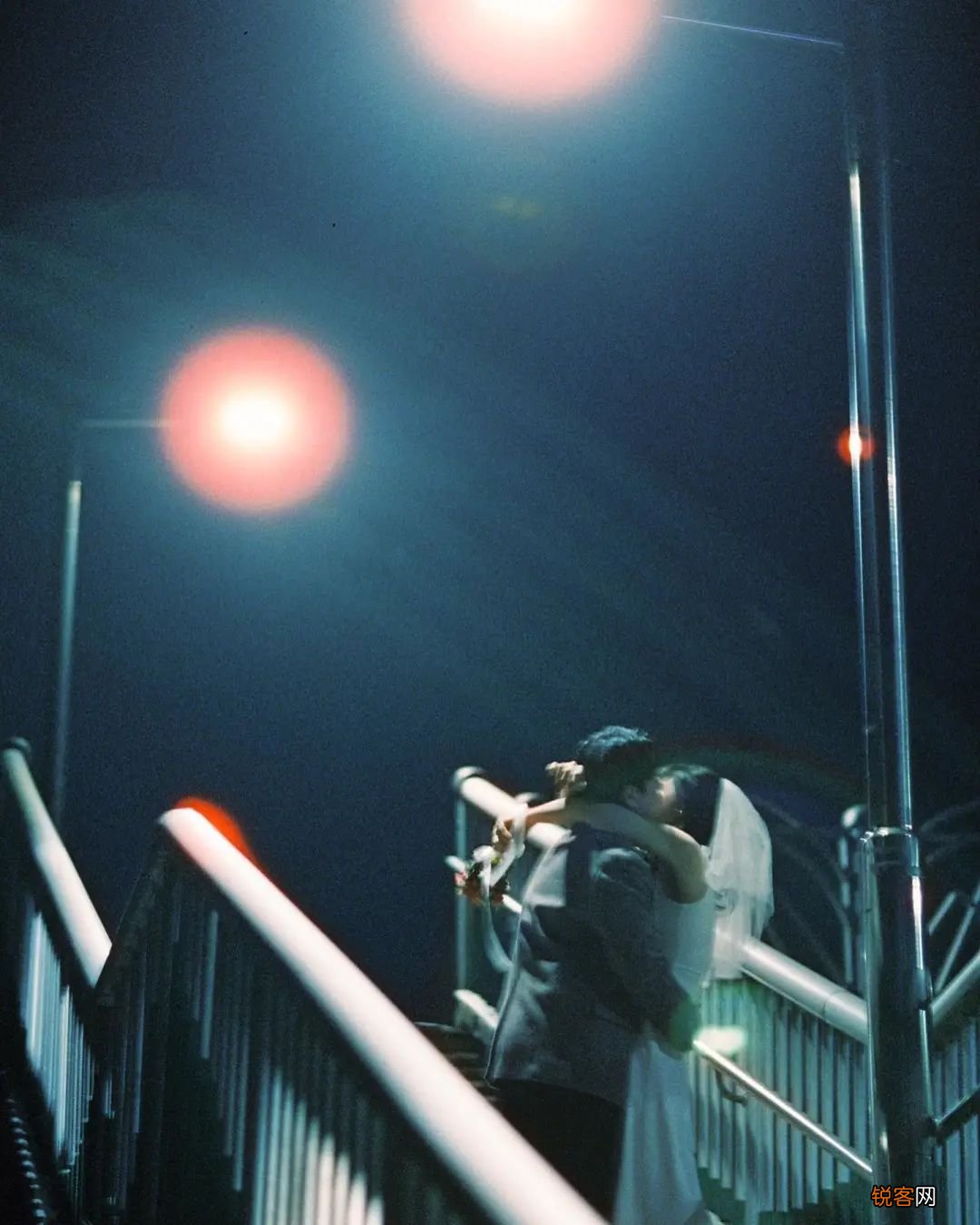 88 种情侣照 pose 情侣拍照姿势大全