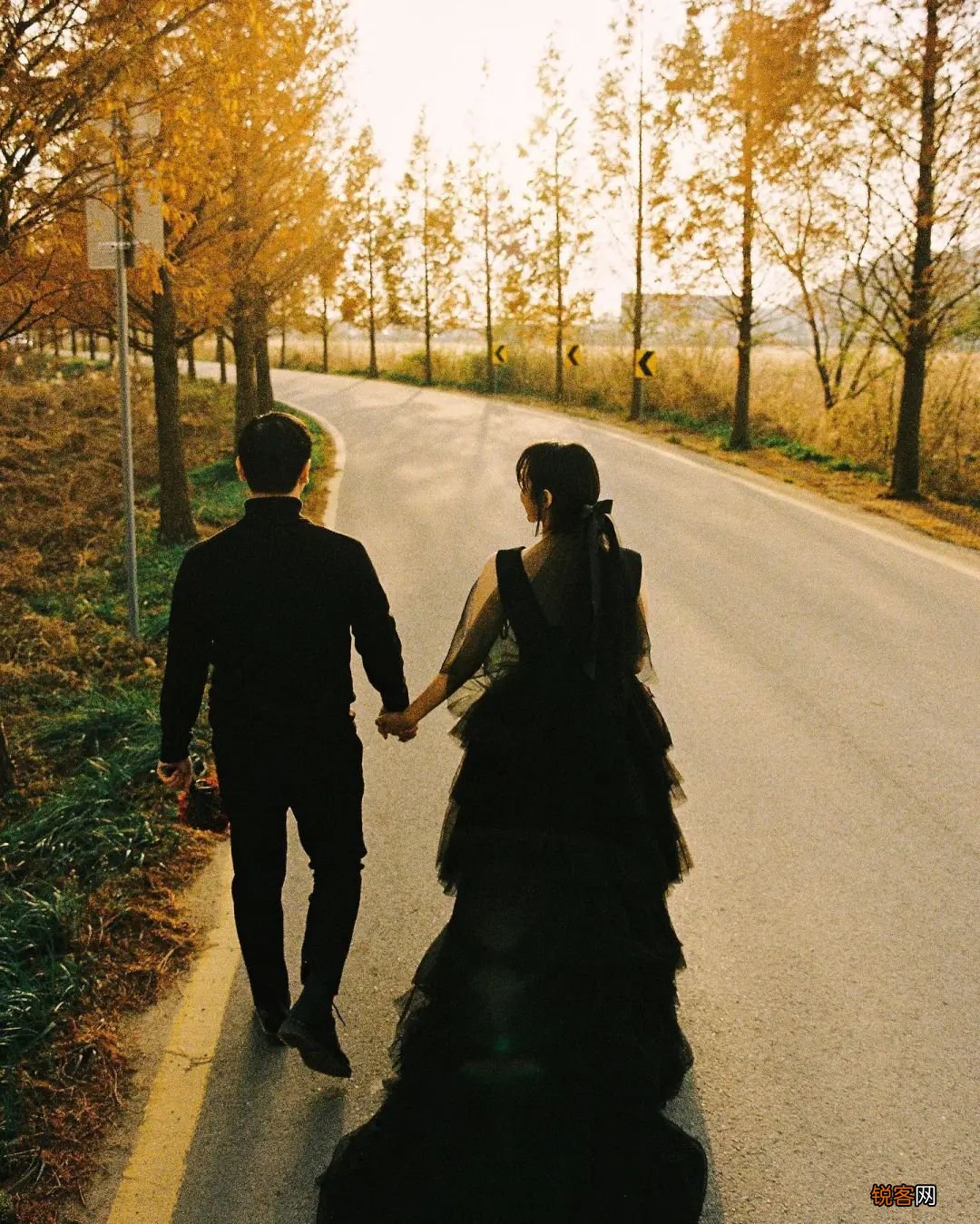 88 种情侣照 pose 情侣拍照姿势大全