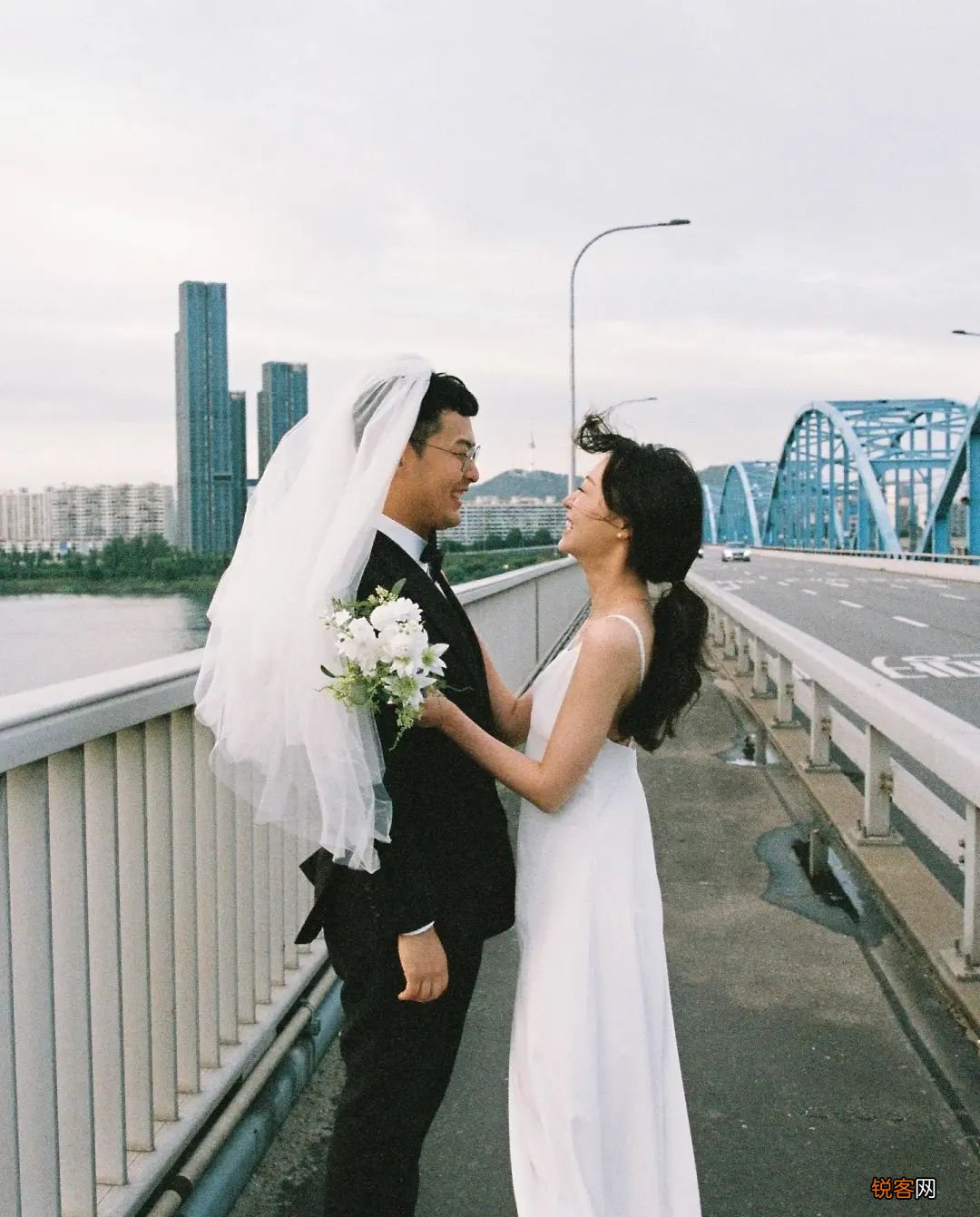 88 种情侣照 pose 情侣拍照姿势大全