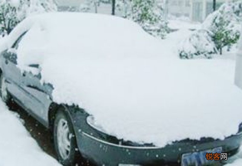 下雪可以用塑料布盖汽车吗