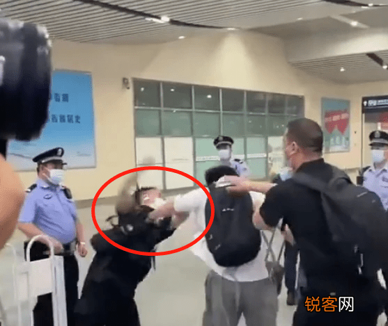 时代峰峻致歉声明 工作人员机场殴打路人