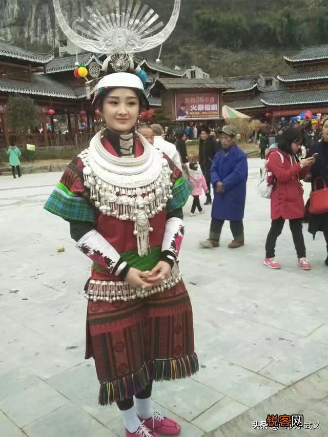 你觉得美到窒息的女生是什么样的？请用照片说明？