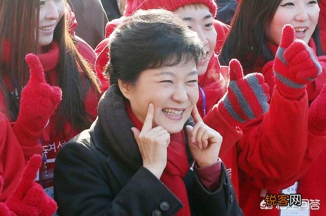 全球政治家中,有哪些颜值高的女性领导人？