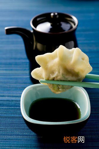 炒菜什么时候加调料最好