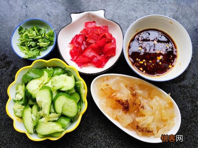 凉拌海蜇怎么做好吃 只需三步脆嫩鲜美