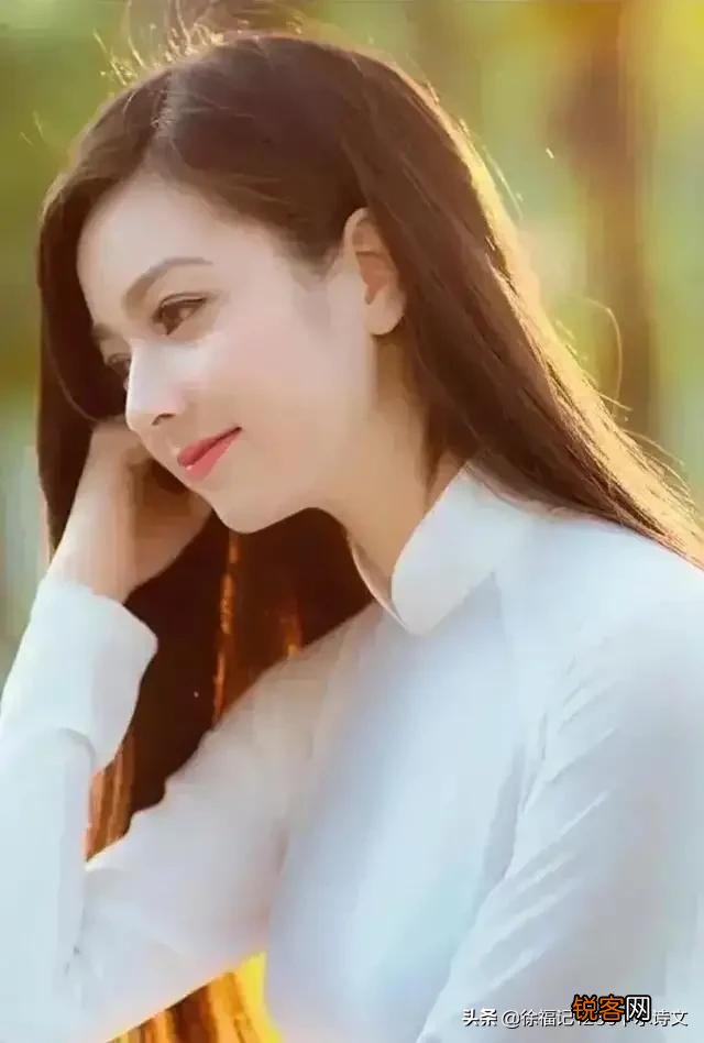 老公说我是最美的女人,可他手机收藏了很多美女图片,是真话吗？