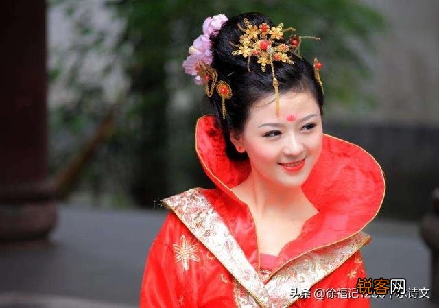 老公说我是最美的女人,可他手机收藏了很多美女图片,是真话吗？