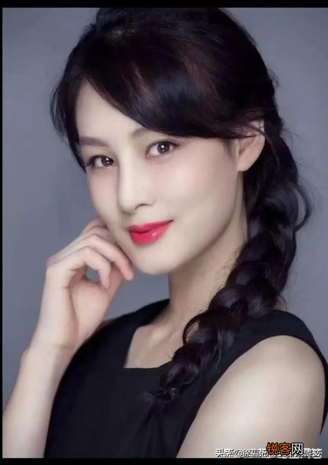 老公说我是最美的女人,可他手机收藏了很多美女图片,是真话吗？