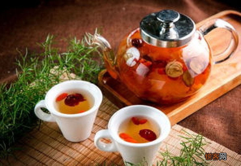 枸杞泡水喝有什么好处？枸杞子泡水喝的功效