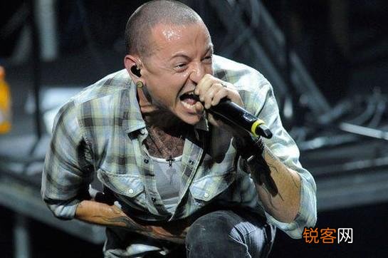 林肯公园主唱贝宁顿为什么会深夜上吊自杀？