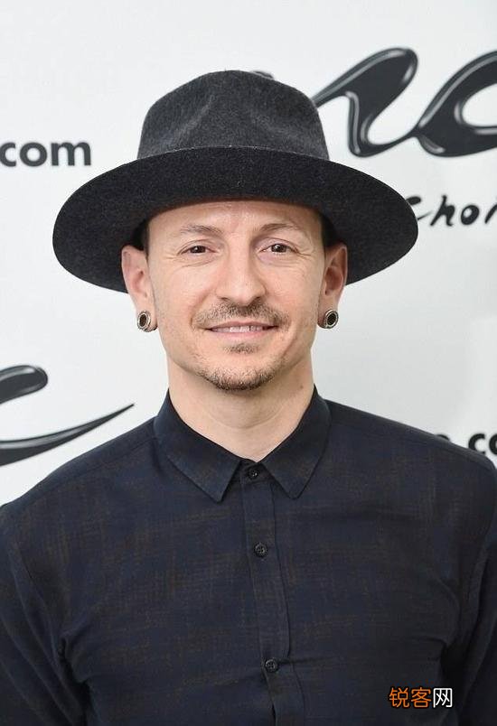 林肯公园主唱贝宁顿为什么会深夜上吊自杀？