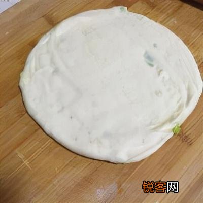 葱花千层饼的制作过程 葱花千层饼的家常做法