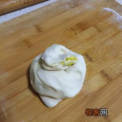 葱花千层饼的制作过程 葱花千层饼的家常做法