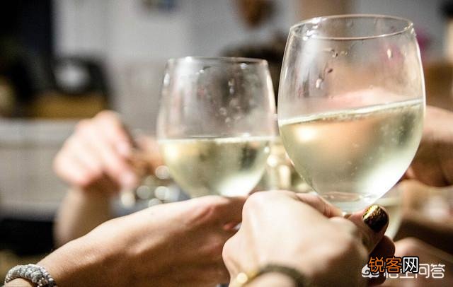 一年一度的中秋节快到了想给远方的朋友寄去一份心意除了送月饼还有哪些东西适合呢？