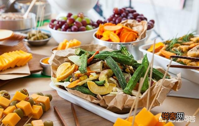 一年一度的中秋节快到了想给远方的朋友寄去一份心意除了送月饼还有哪些东西适合呢？