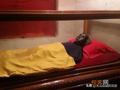 为何香河老人遗体经过几十年时间,表面还像打蜡,一点也没腐烂？
