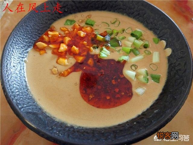 吃火锅的时候应该怎么去调制调料最好？